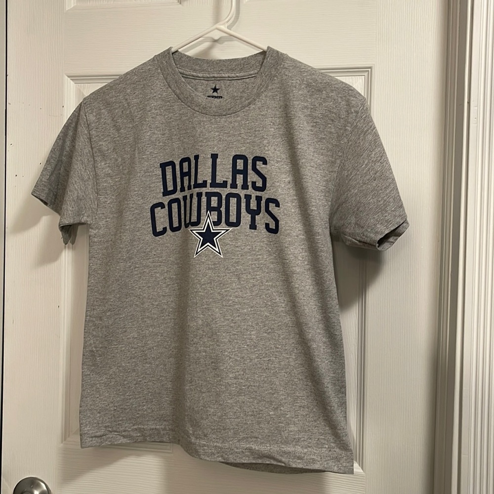 Boys Dallas Cowboys Short Sleeve T-shirt. NWOT